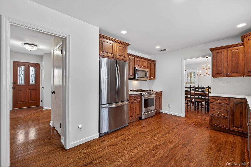 #13 photo, 175 Palmer Lane, Thornwood , NY 10594