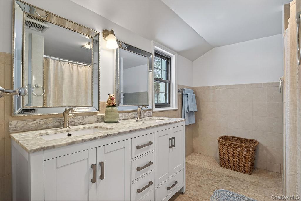 #20 photo, 175 Palmer Lane, Thornwood , NY 10594