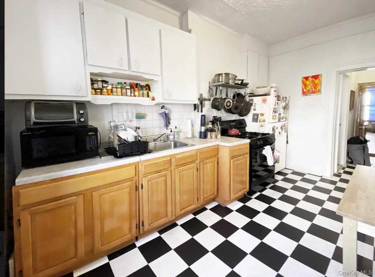 #7 photo, 141 Conselyea Street, Brooklyn , NY 11211