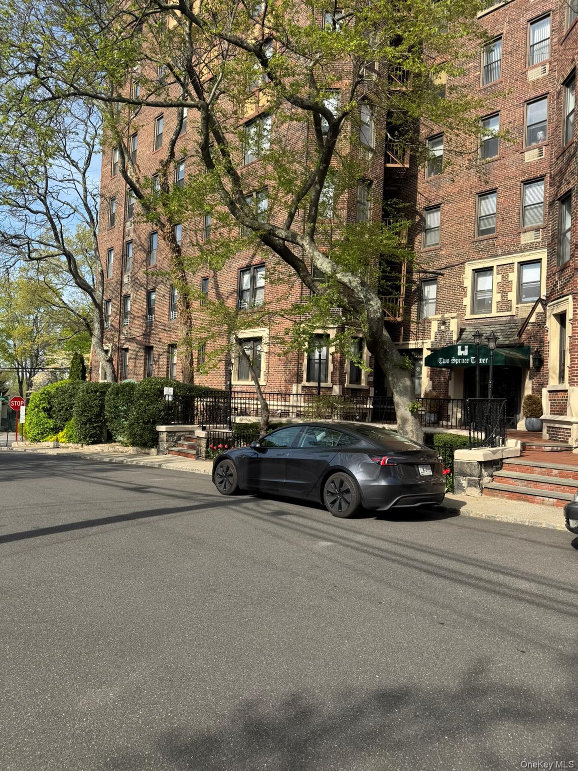 #2 photo, 2 Spruce Street, नासाउ काउंटी Great Neck , NY 11021