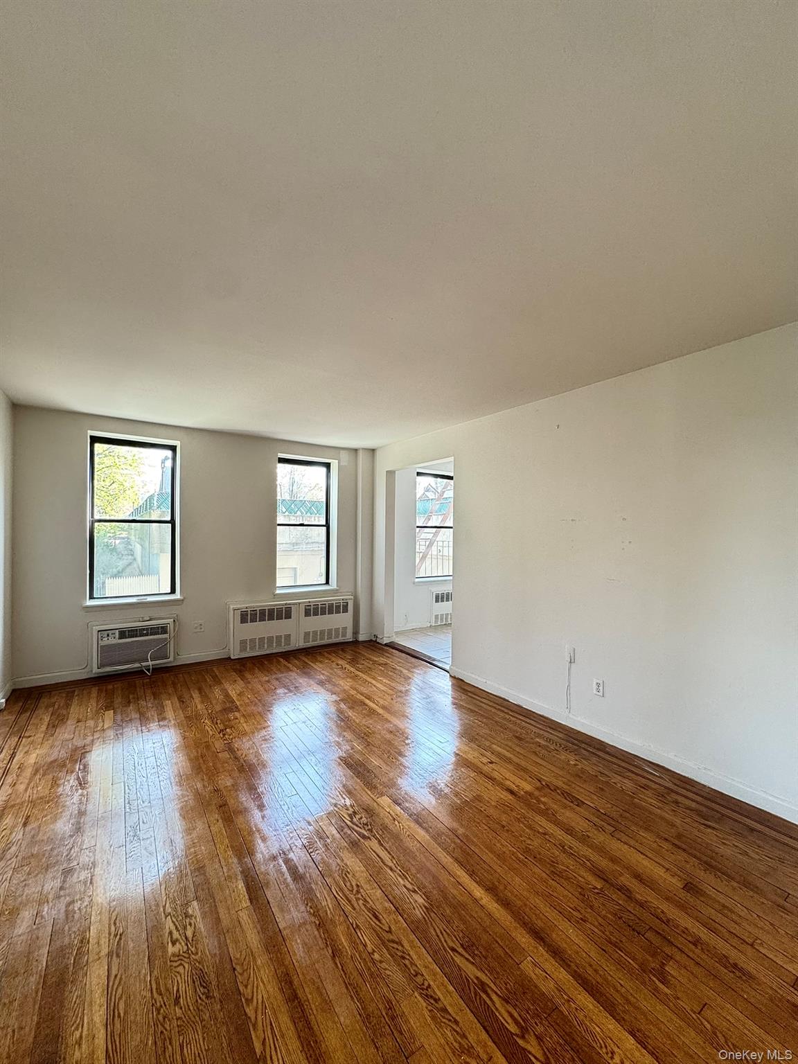 #4 photo, 2 Spruce Street, नासाउ काउंटी Great Neck , NY 11021