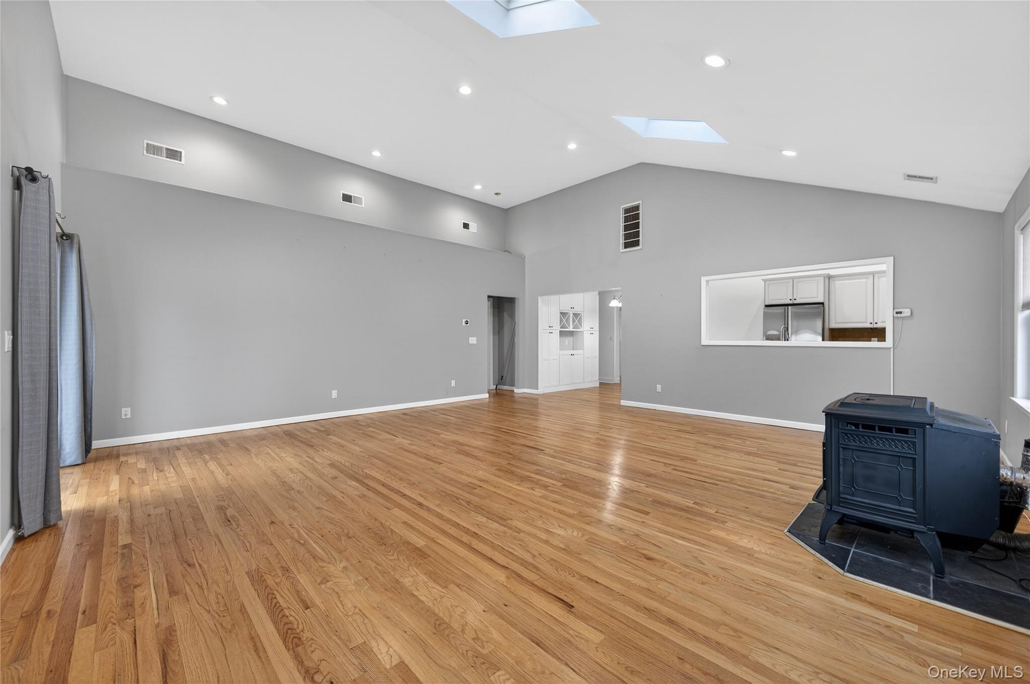 #11 photo, 535 Brooklyn Boulevard, सफ़ोक काउंटी Brightwaters , NY 11718