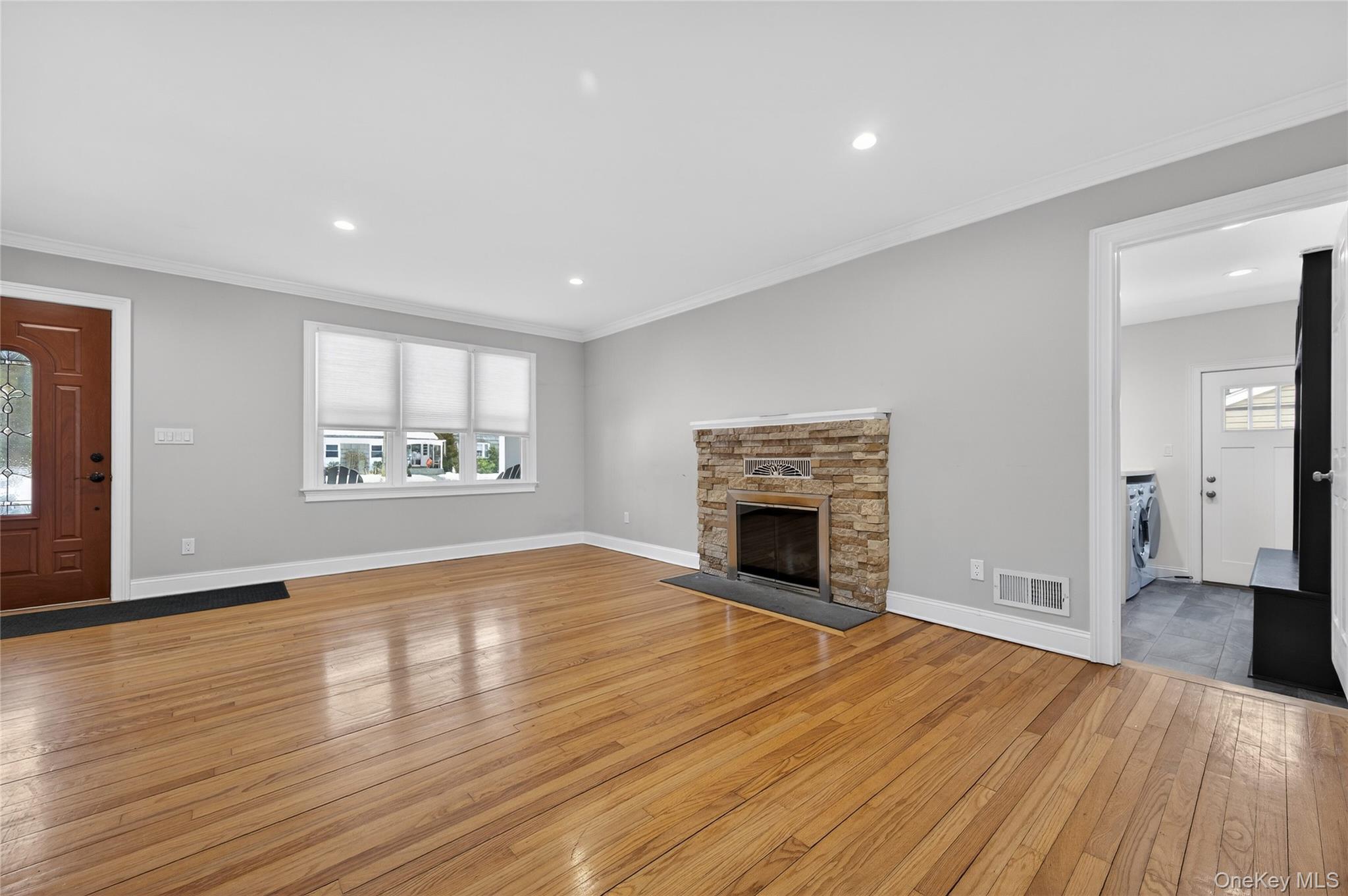 #8 photo, 535 Brooklyn Boulevard, सफ़ोक काउंटी Brightwaters , NY 11718