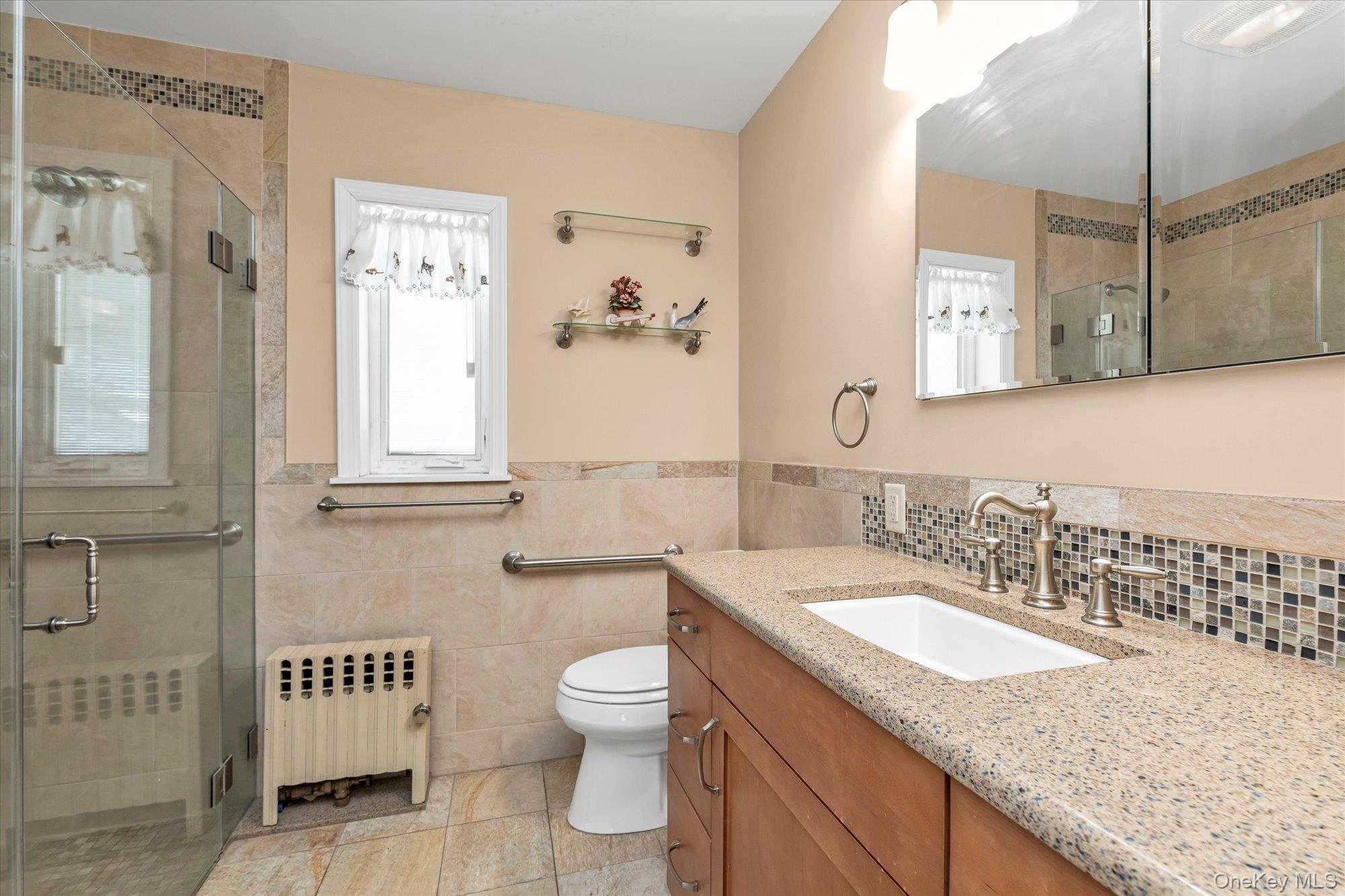 #15 photo, 78-14 220th Place, كوينز Oakland Gardens , NY 11364