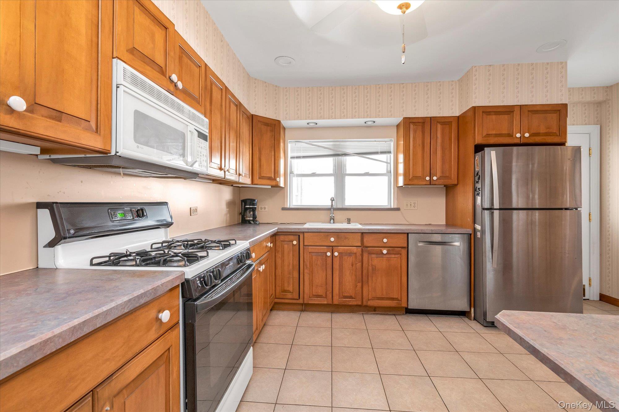 #7 photo, 78-14 220th Place, كوينز Oakland Gardens , NY 11364