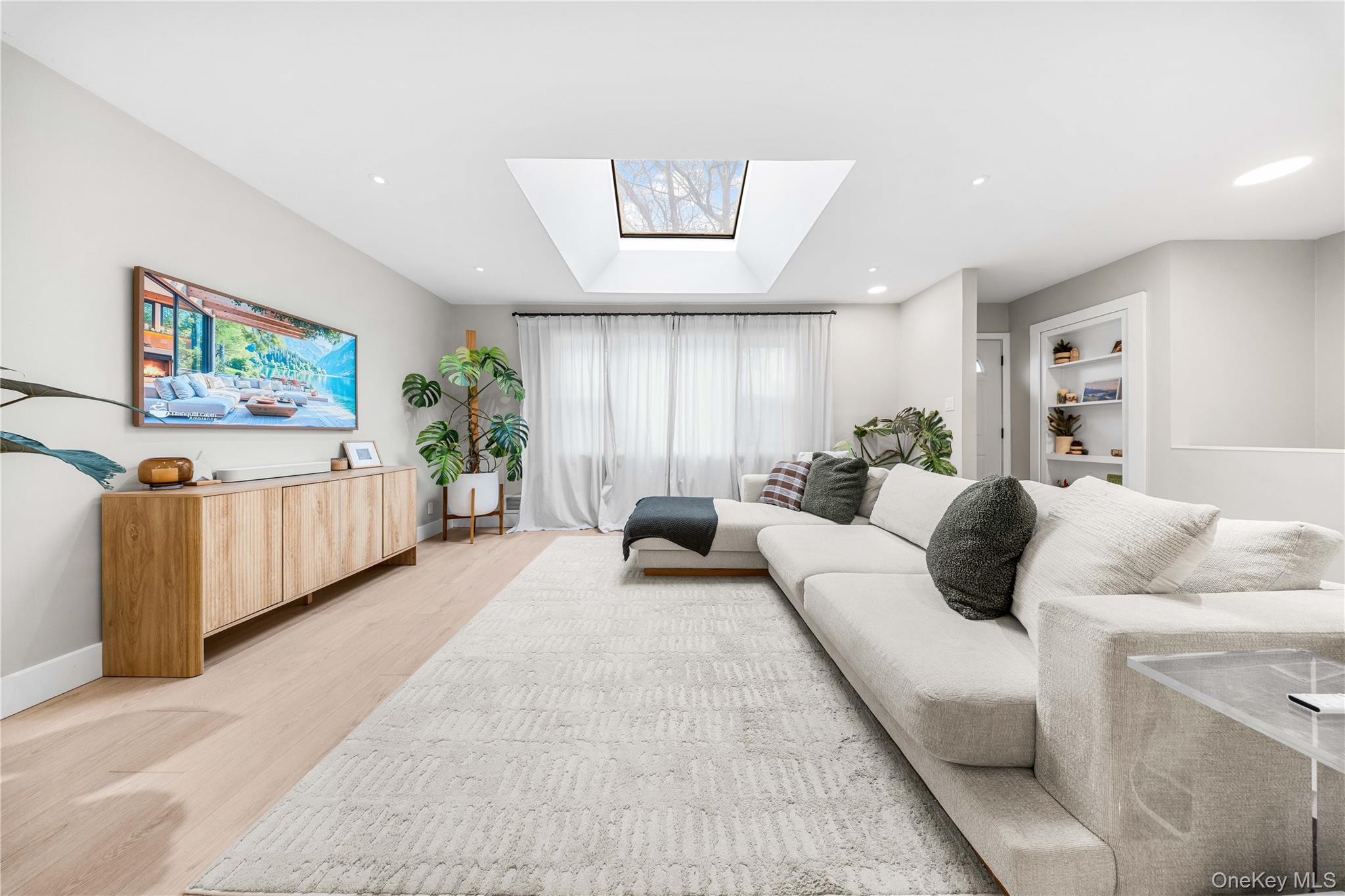 #1 photo, 3004 73rd Street, कुईंस East Elmhurst , NY 11370