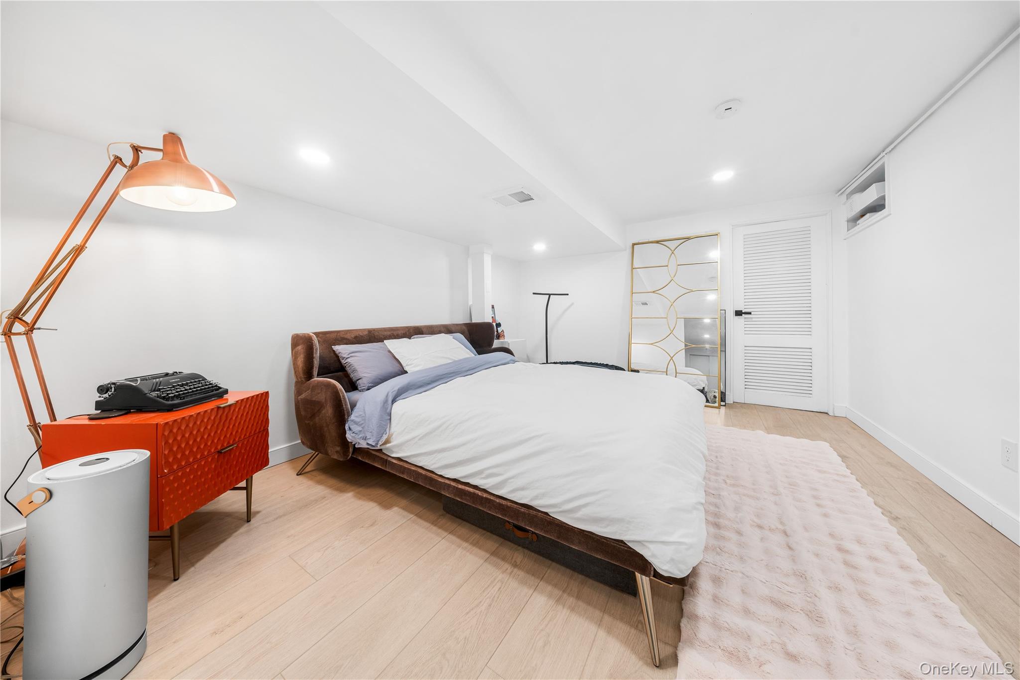 #20 photo, 3004 73rd Street, East Elmhurst , NY 11370