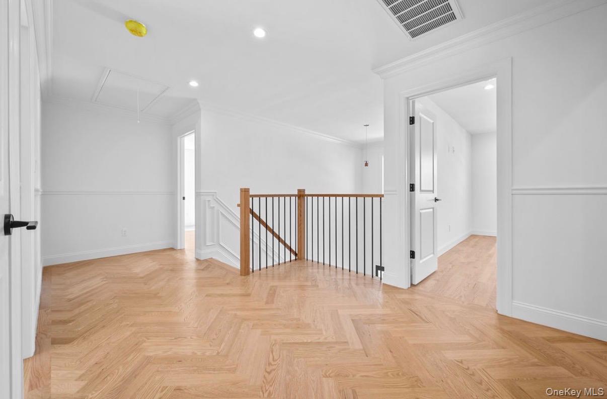 #14 photo, 294 Curtis Avenue, ناسو Carle Place , NY 11514