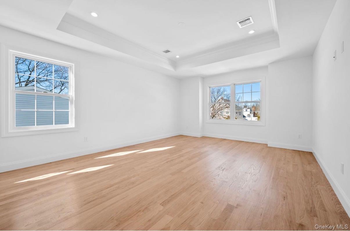 #17 photo, 294 Curtis Avenue, ناسو Carle Place , NY 11514