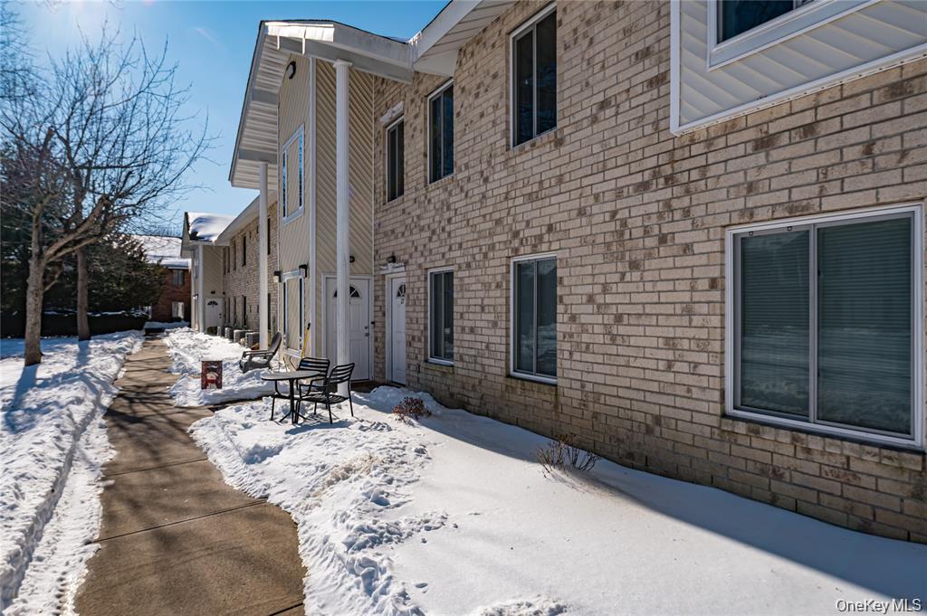 #2 photo, 30 El Camino Ct, सफ़ोक काउंटी Coram , NY 11727