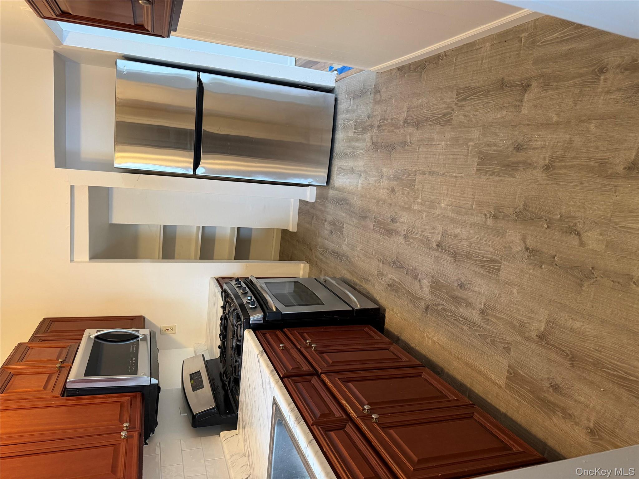 #5 photo, 92-55 215th Place, Queens Village , NY 11428