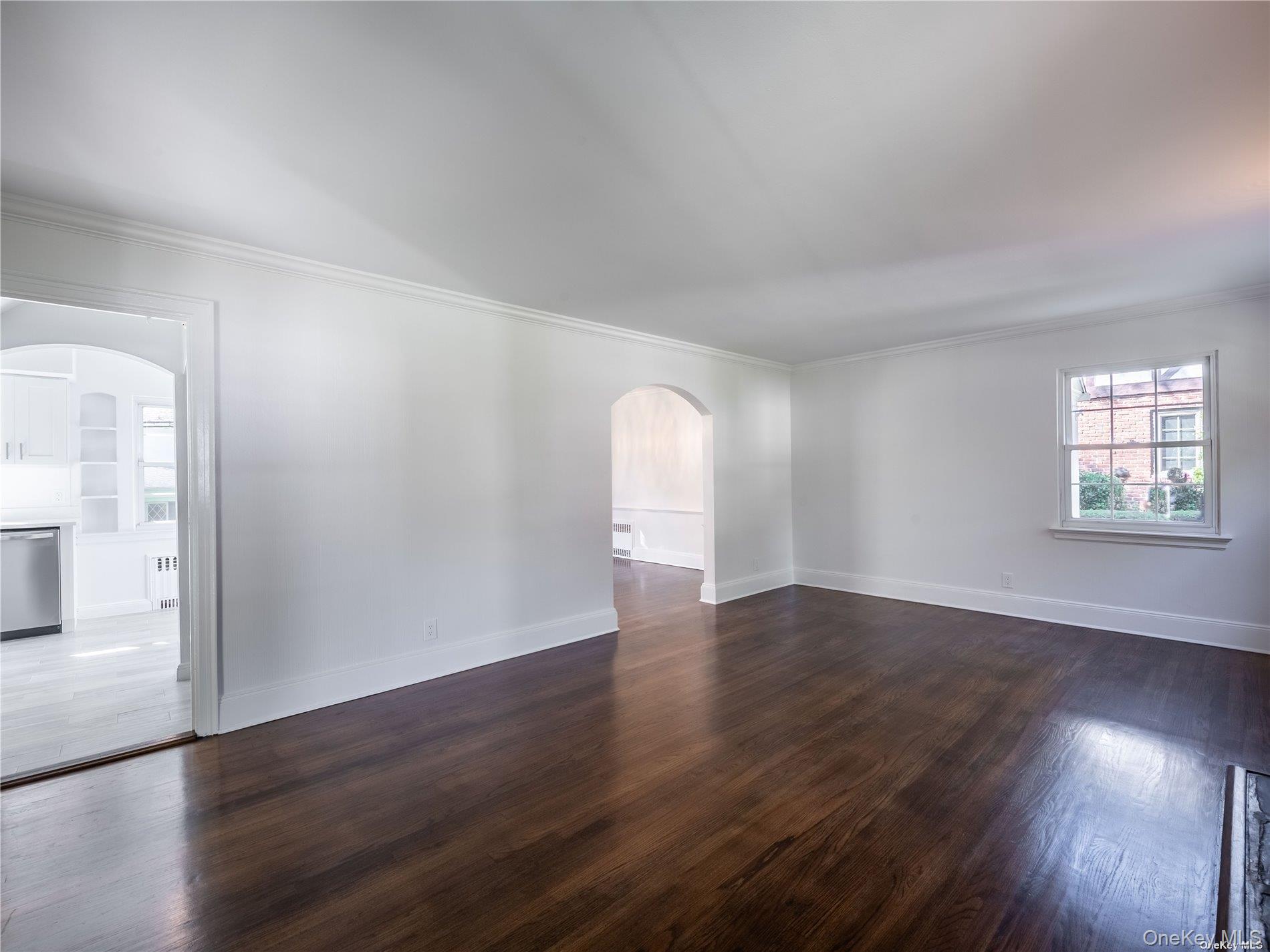 #13 photo, 109 Chase Road, מחוז נסאו Manhasset , NY 11030