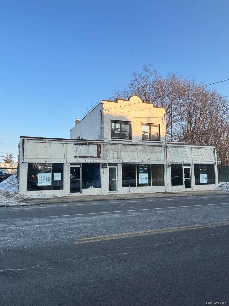 #3 photo, 28 Walt Whitman Road, Саффолк ‖ Huntington Station , NY 11746