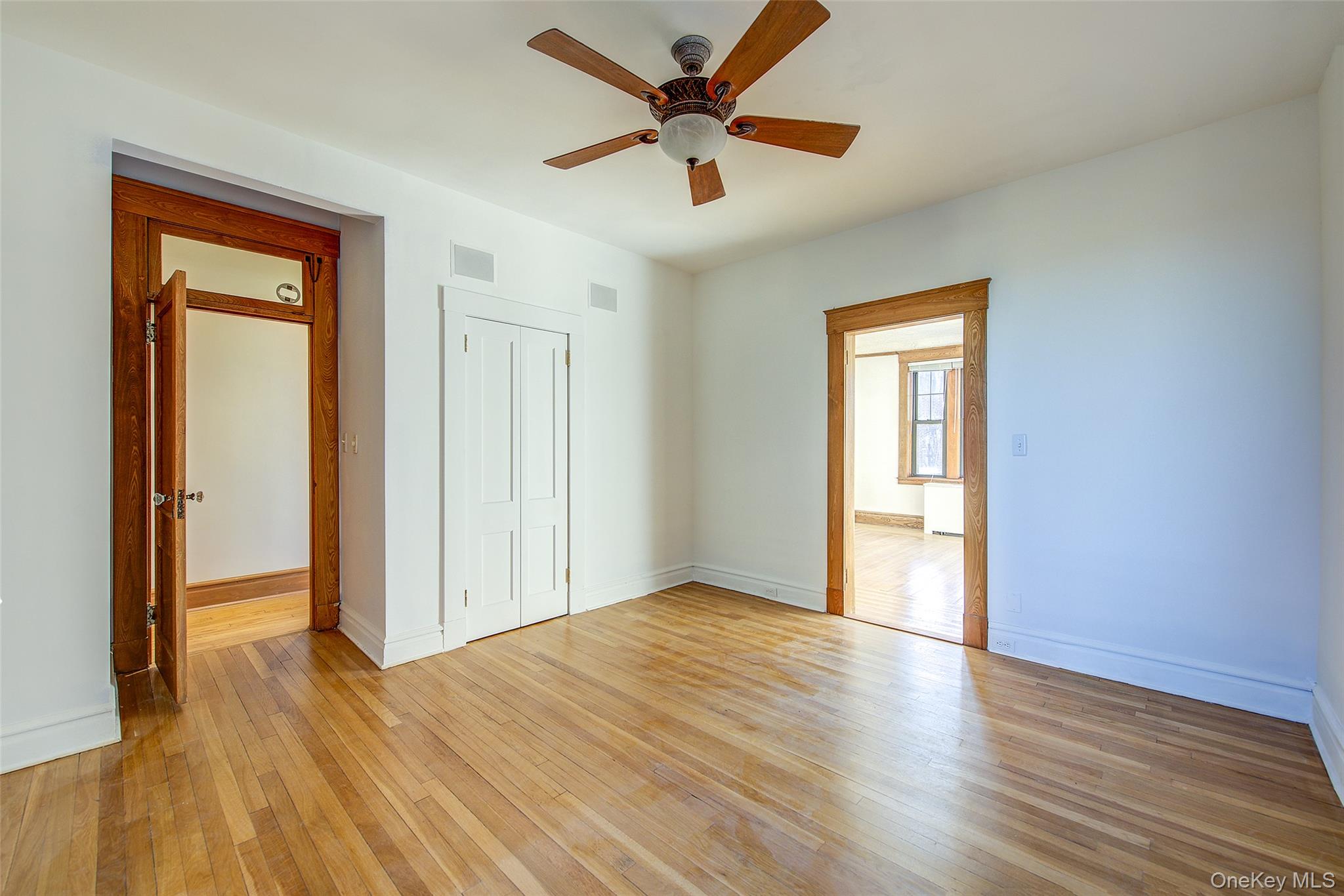 #5 photo, 33-11 82nd Street, 皇后區 Jackson Heights , NY 11372