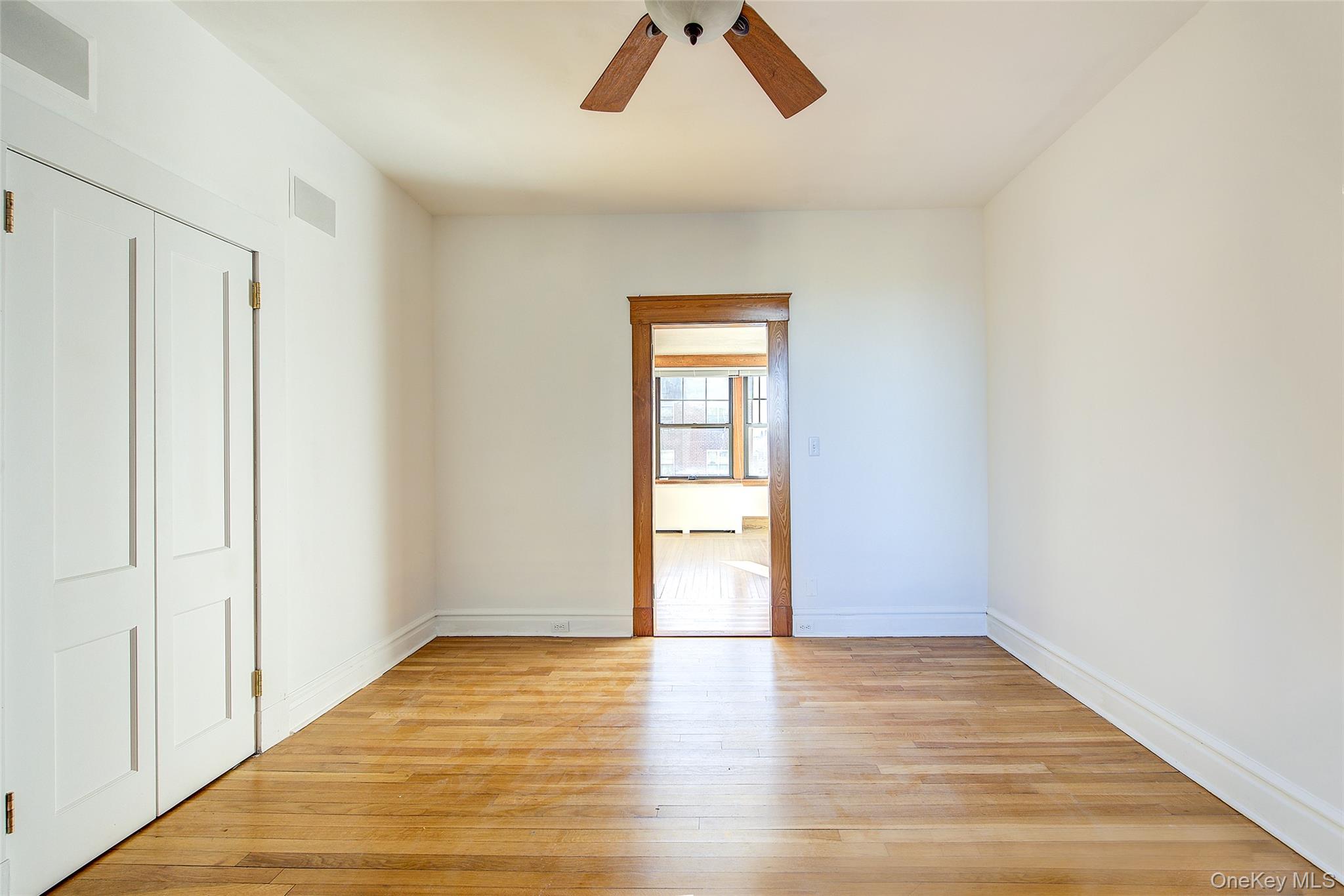 #6 photo, 33-11 82nd Street, 皇后區 Jackson Heights , NY 11372