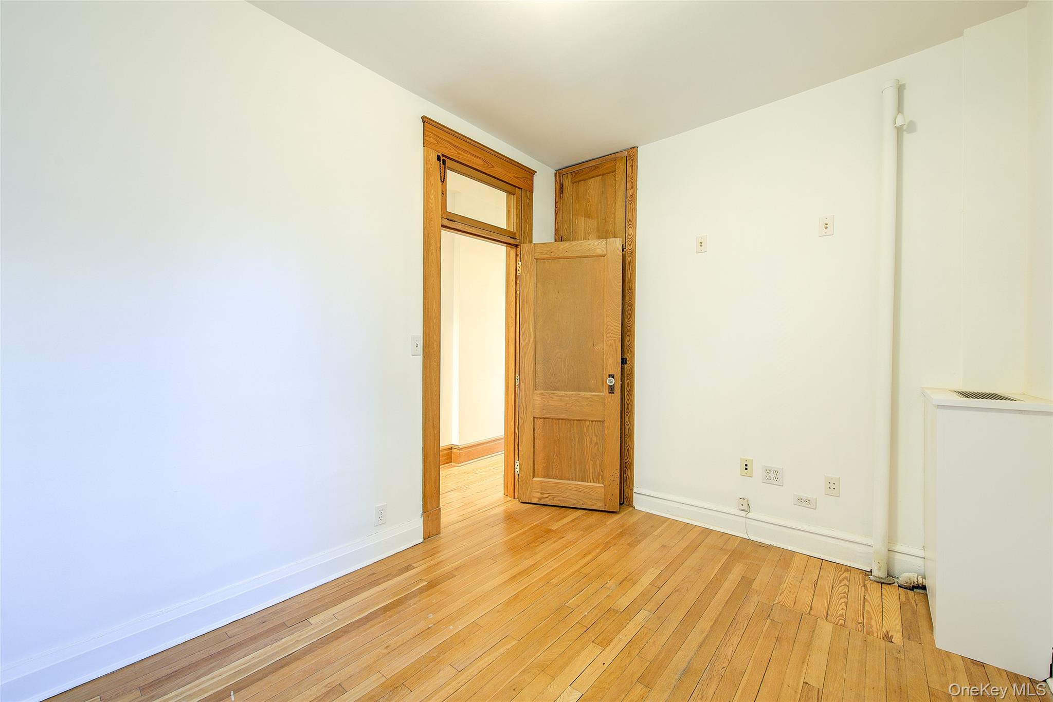 #7 photo, 33-11 82nd Street, 皇后區 Jackson Heights , NY 11372