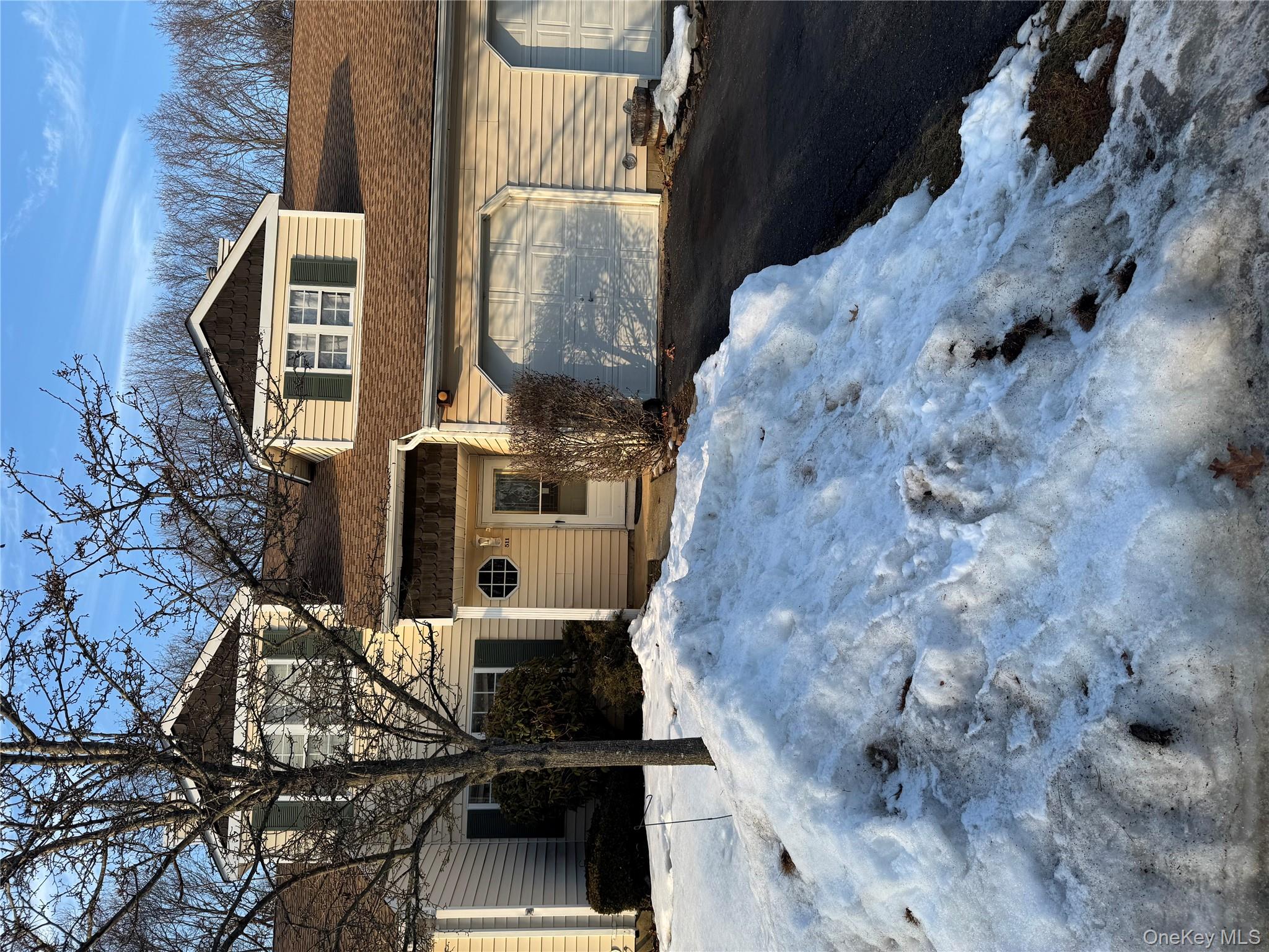 #1 photo, 511 Race Place, सफ़ोक काउंटी Oakdale , NY 11769