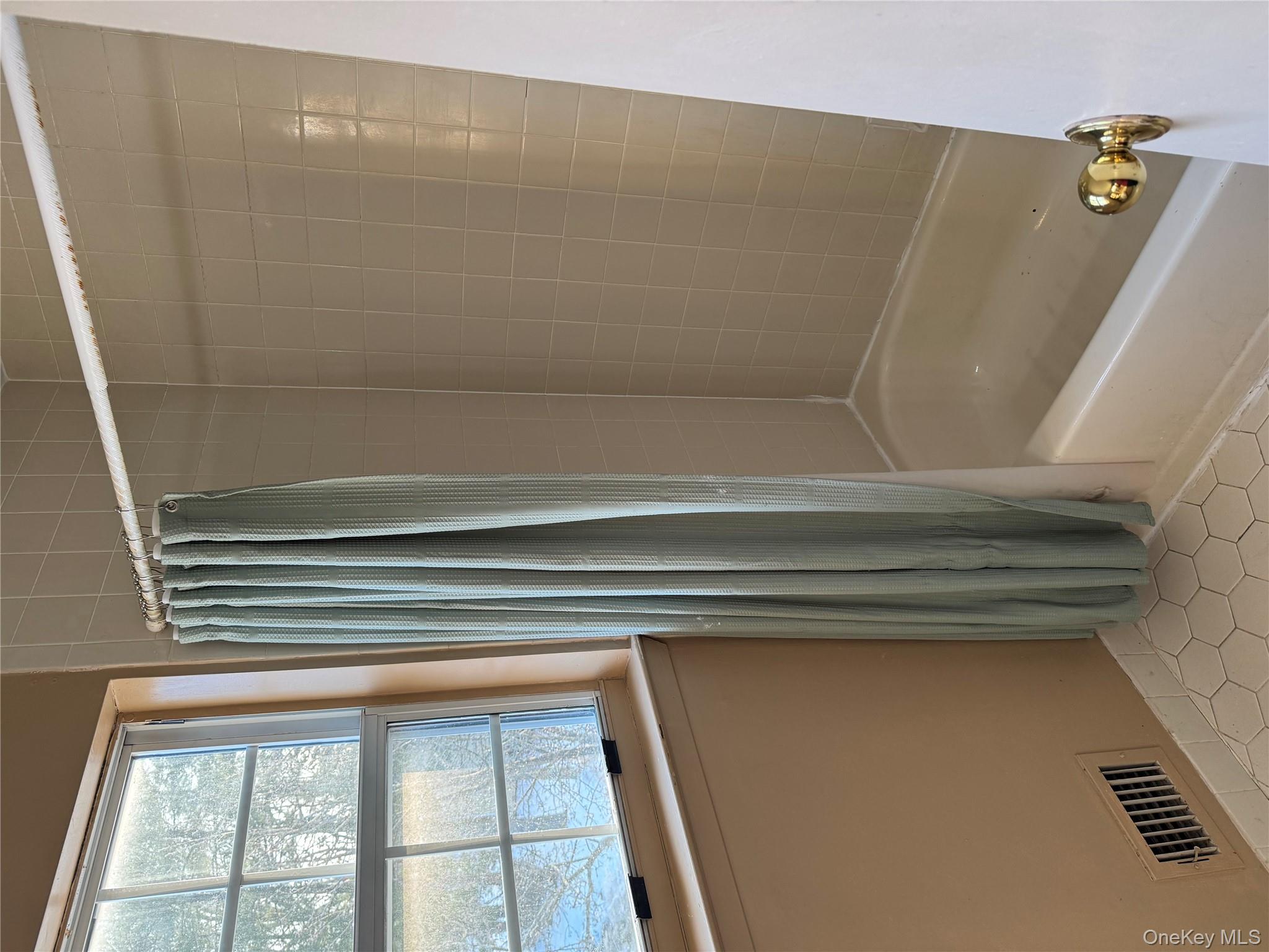 #11 photo, 511 Race Place, सफ़ोक काउंटी Oakdale , NY 11769