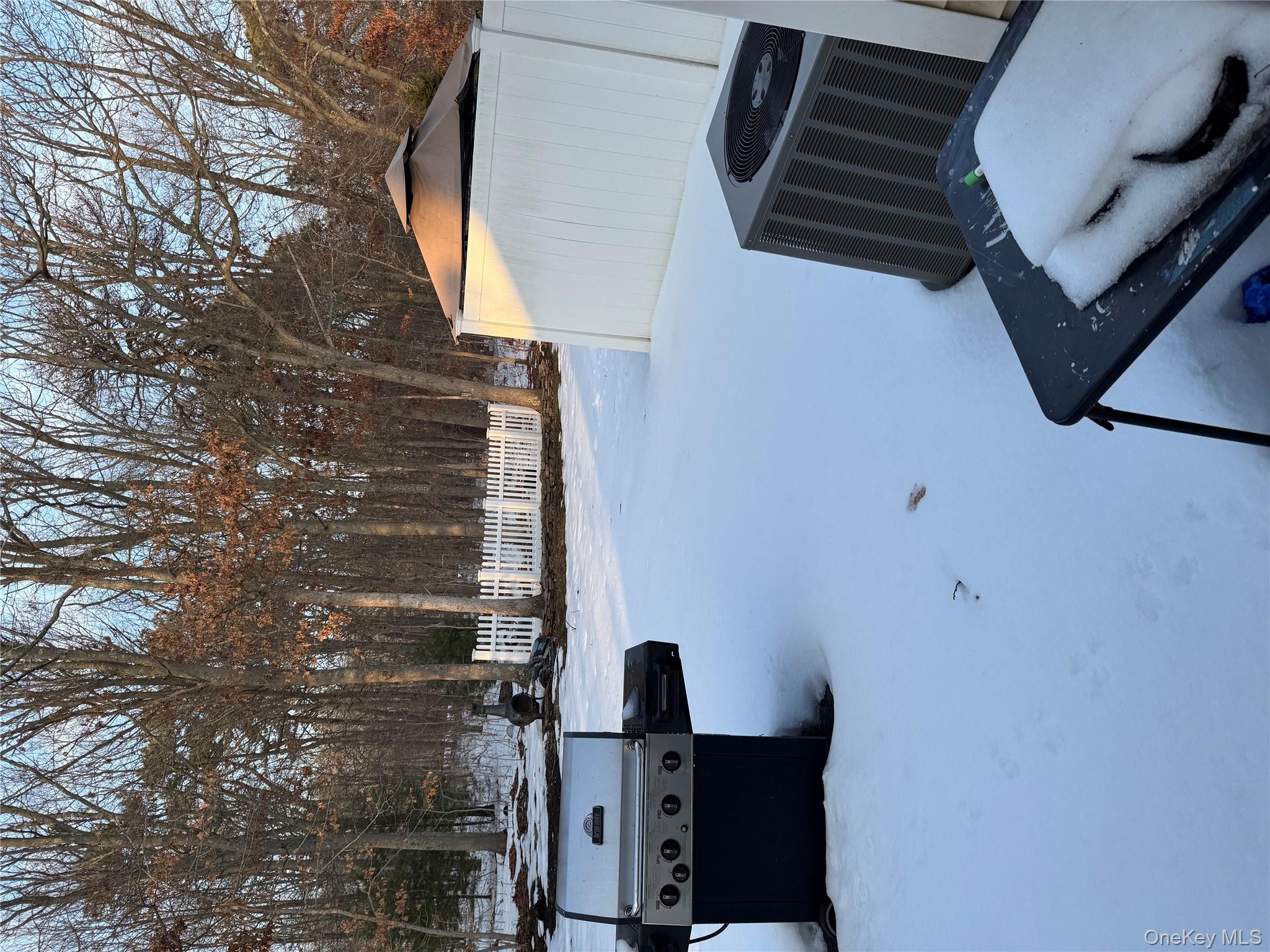 #20 photo, 511 Race Place, सफ़ोक काउंटी Oakdale , NY 11769