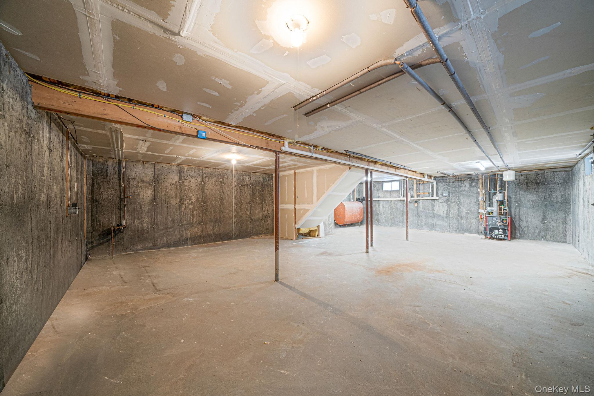 #16 photo, 14 Wiltshire Court, 東長島 Center Moriches , NY 11934