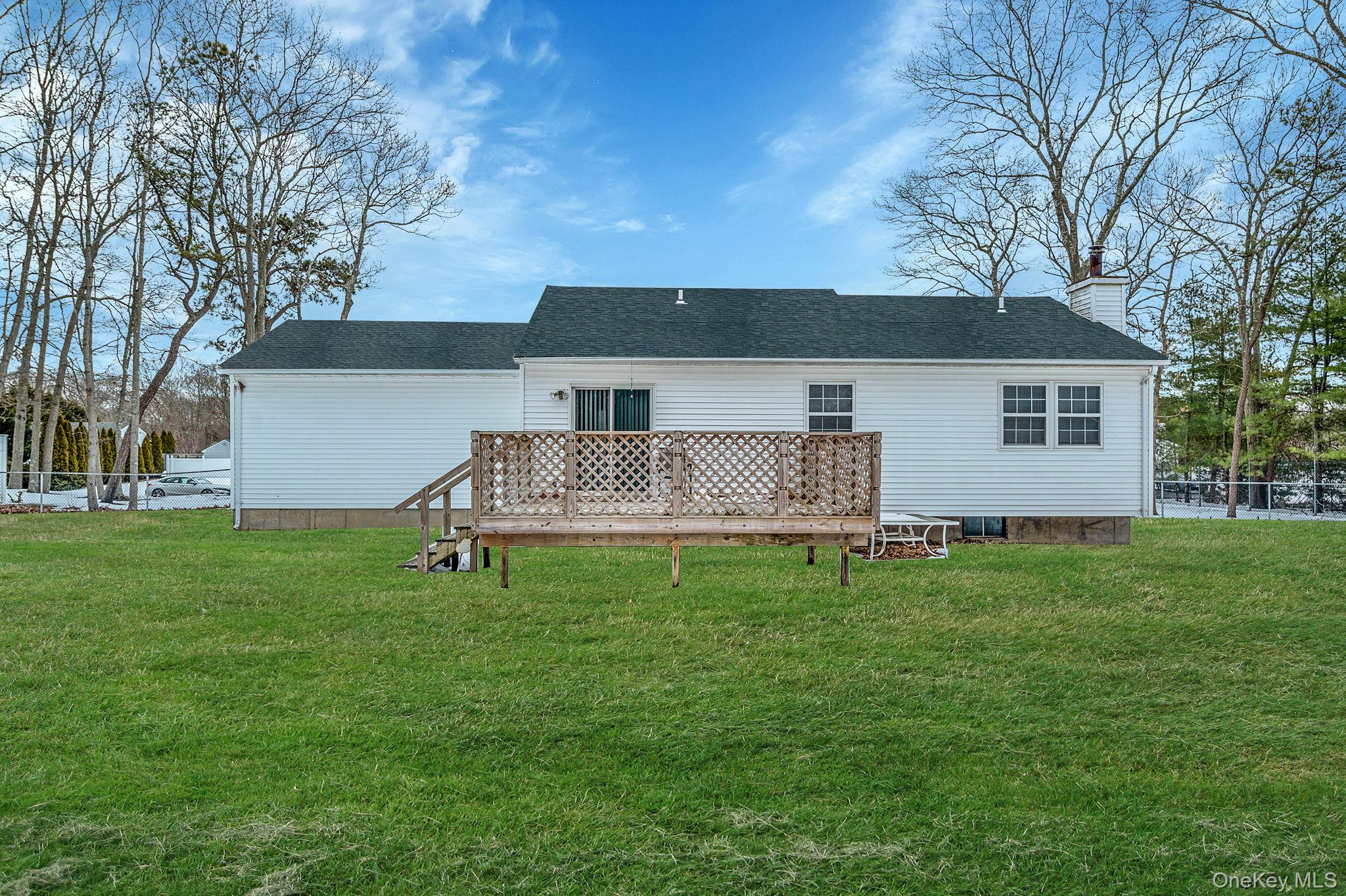 #17 photo, 14 Wiltshire Court, 東長島 Center Moriches , NY 11934