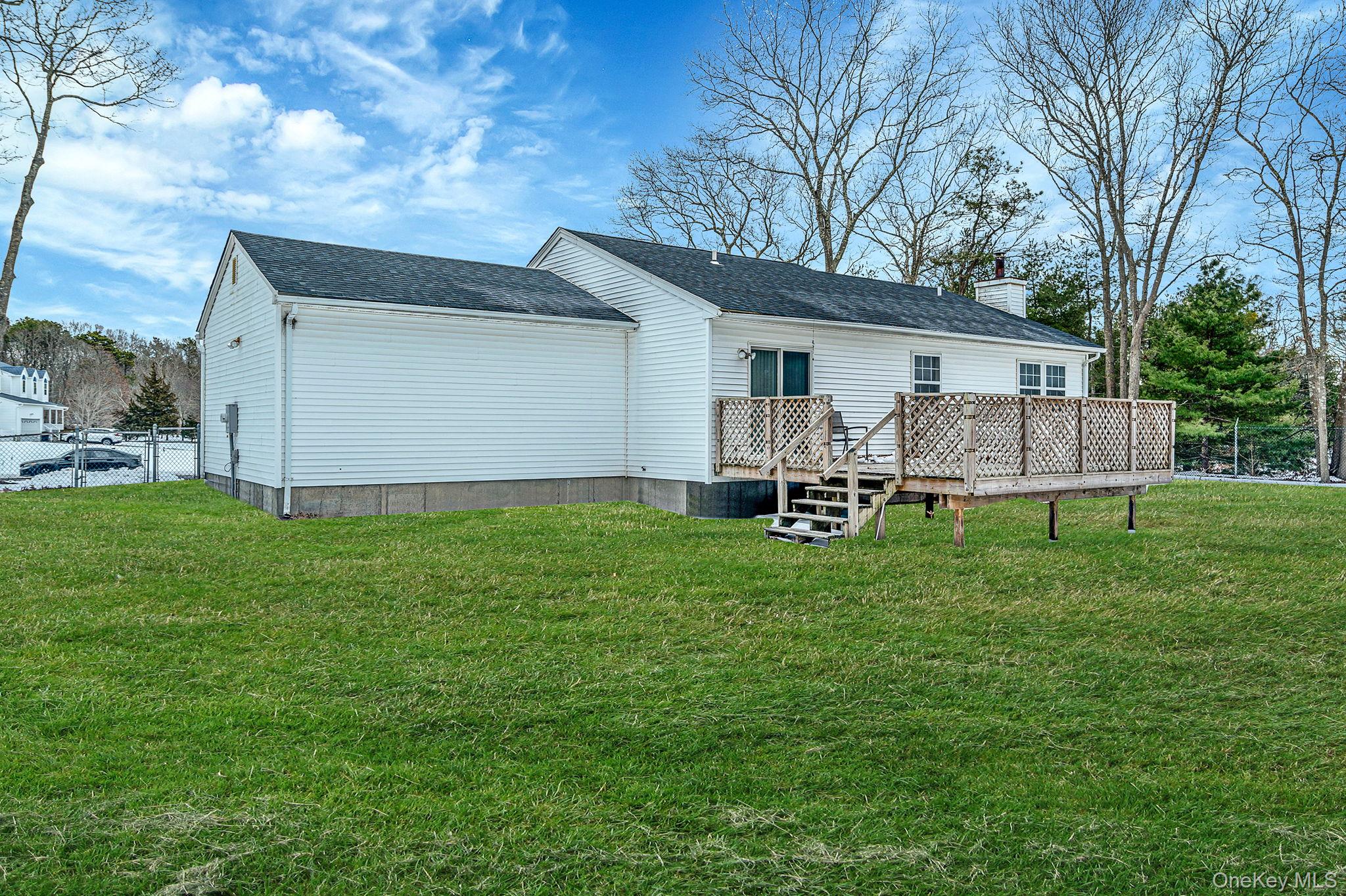 #18 photo, 14 Wiltshire Court, 東長島 Center Moriches , NY 11934