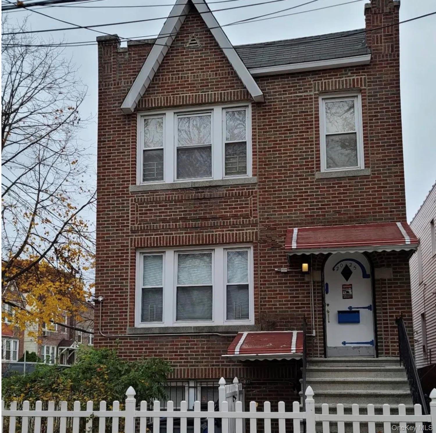 #1 photo, 2025 Hobart Avenue, הברונקס Bronx , NY 10461