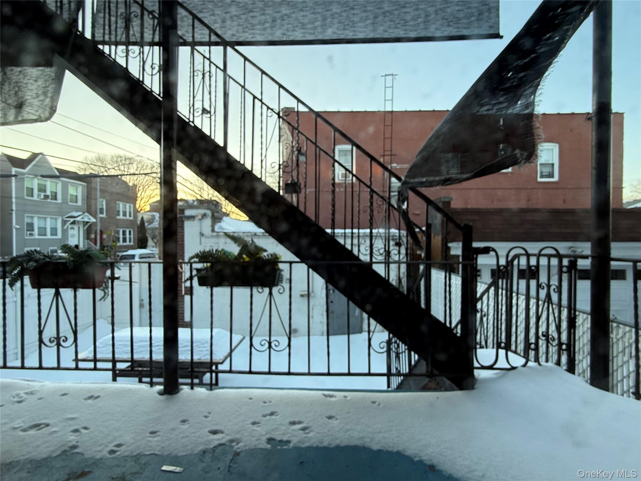 #11 photo, 2025 Hobart Avenue, הברונקס Bronx , NY 10461