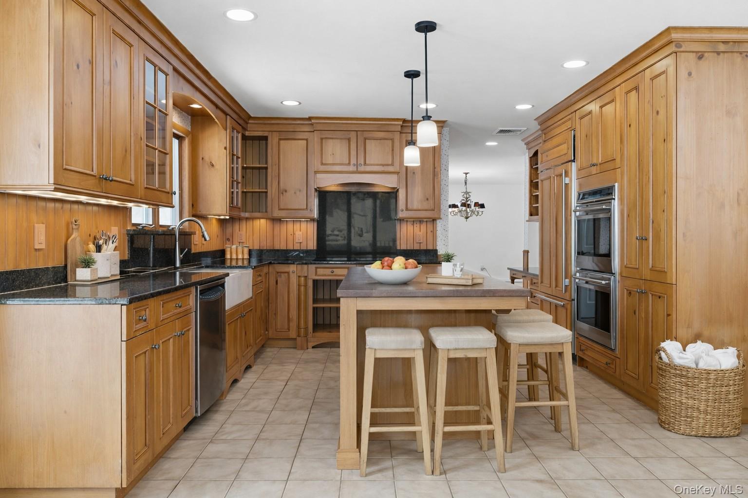 #11 photo, 2 Sutton Place, Katonah , NY 10536