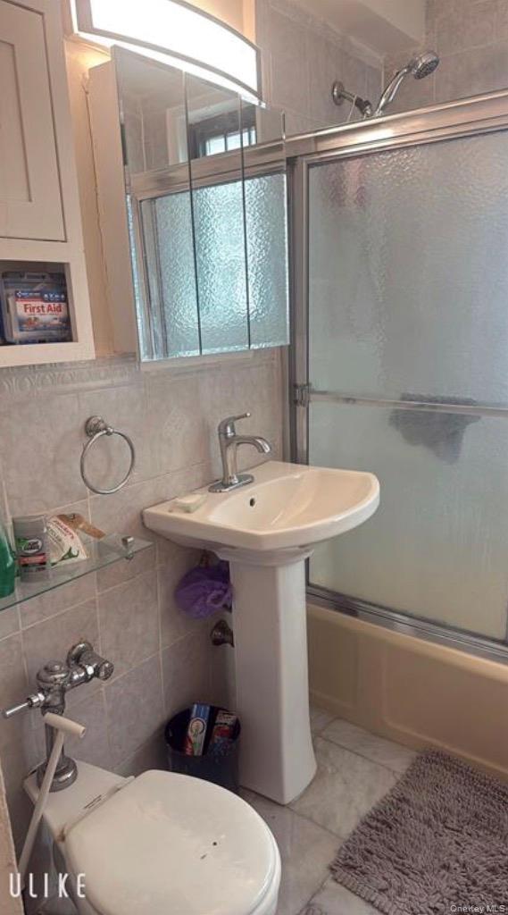 #4 photo, 2090 E Tremont Avenue, ब्रोंक्स Bronx , NY 10462