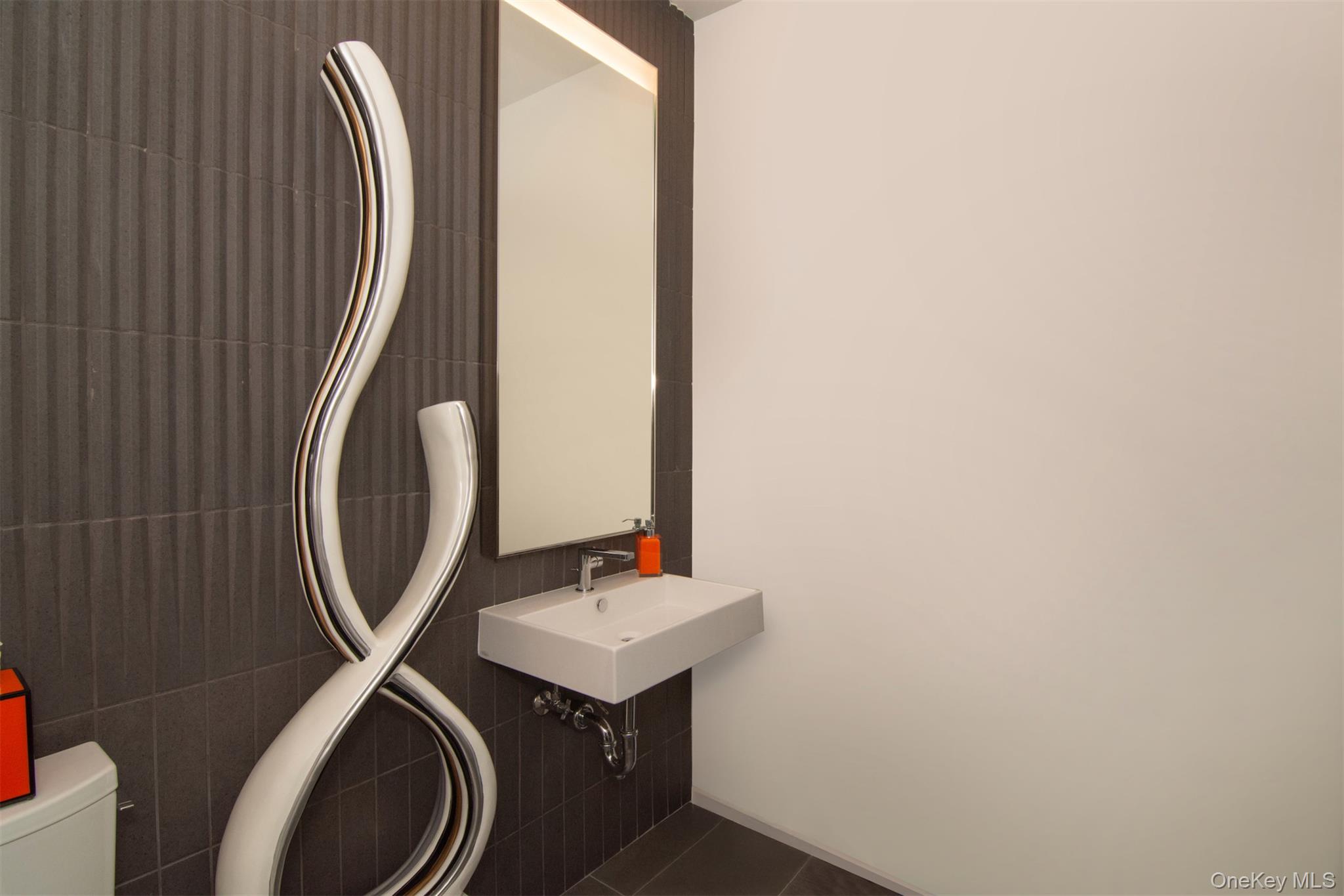 #13 photo, 77 Charlton Street, New York (Manhattan) , NY 10014