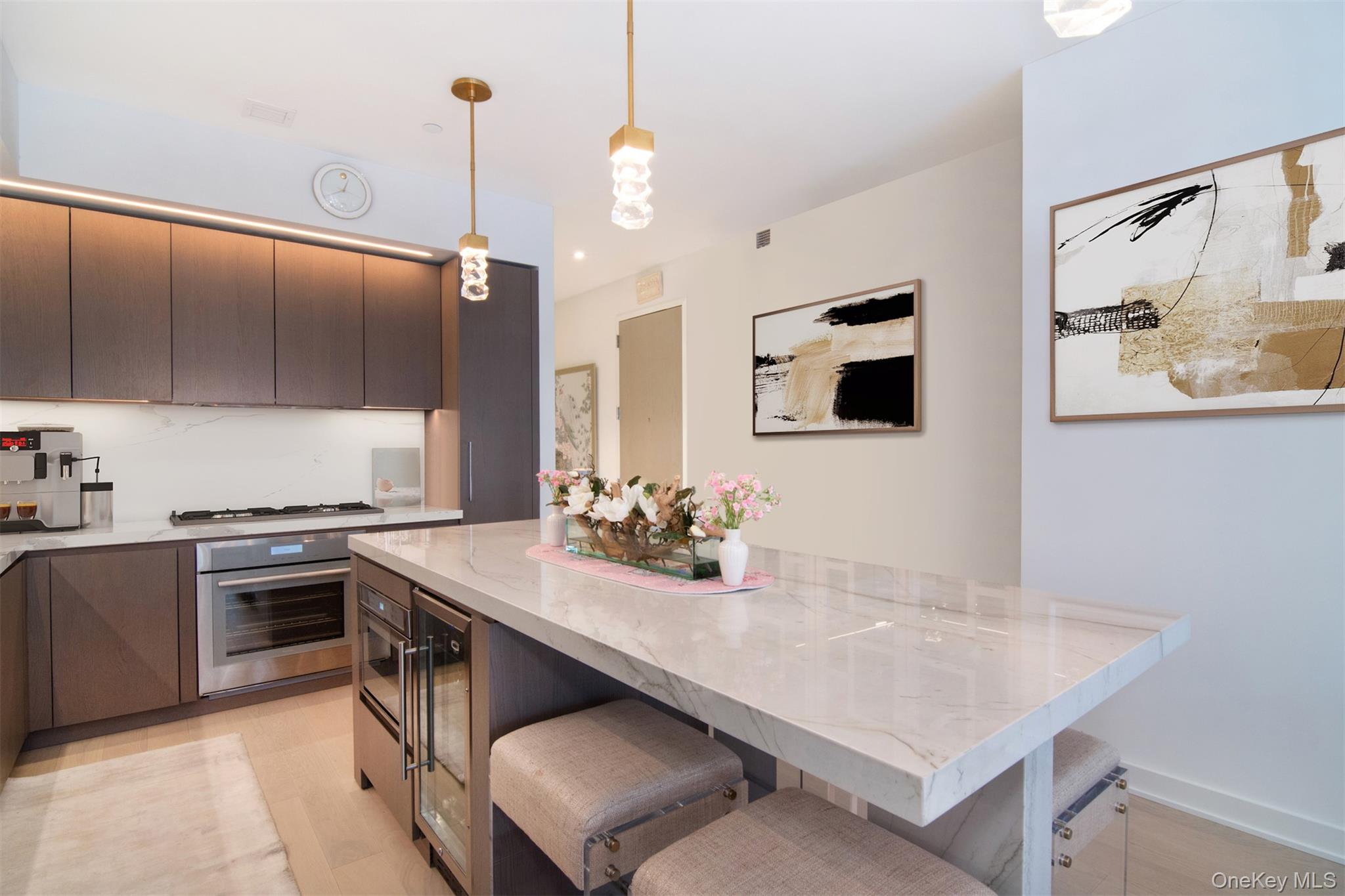 #7 photo, 77 Charlton Street, New York (Manhattan) , NY 10014