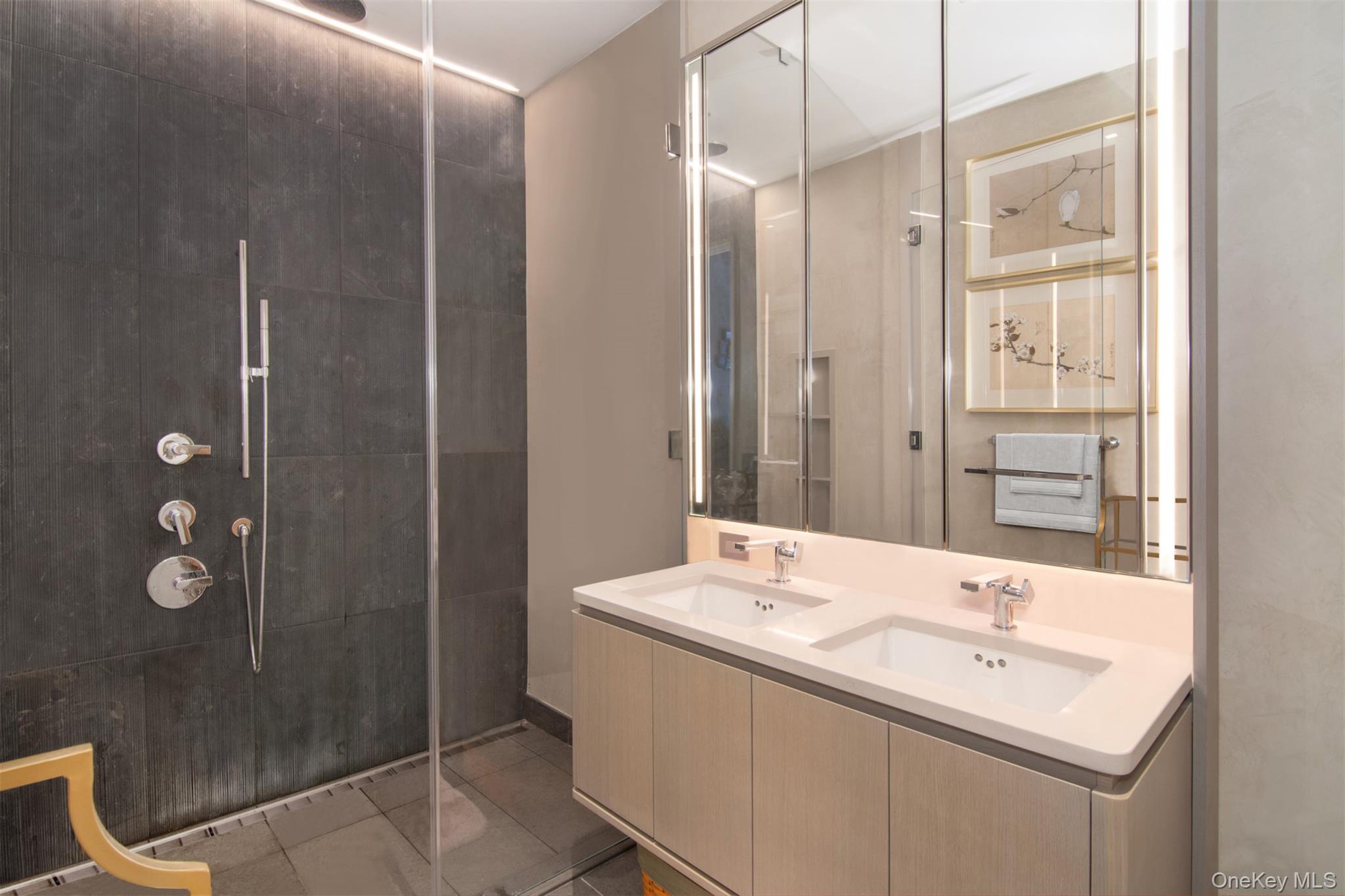 #9 photo, 77 Charlton Street, New York (Manhattan) , NY 10014