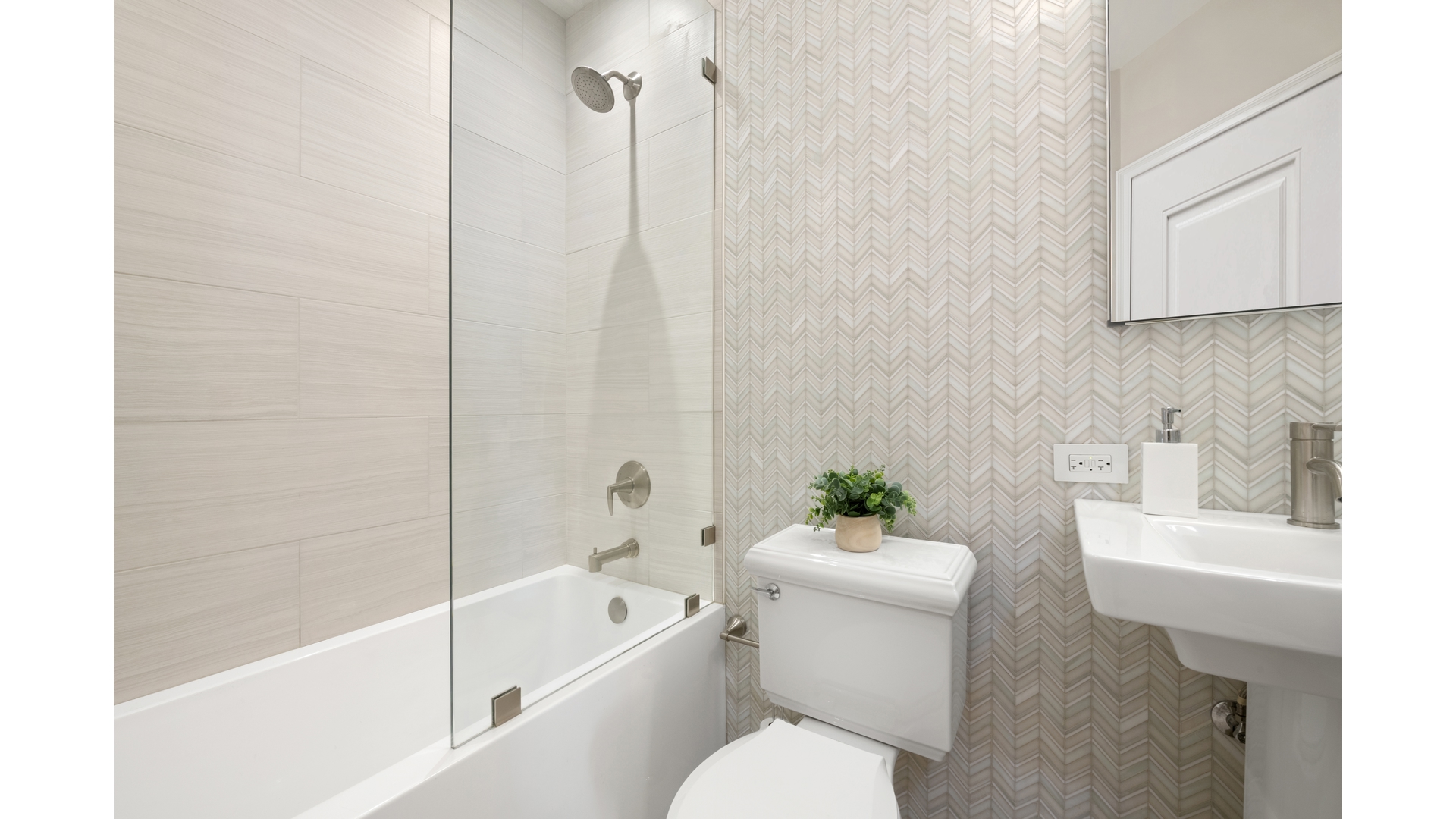 #9 photo, 450 W 23RD Street, 曼哈頓 Chelsea , NY 10011