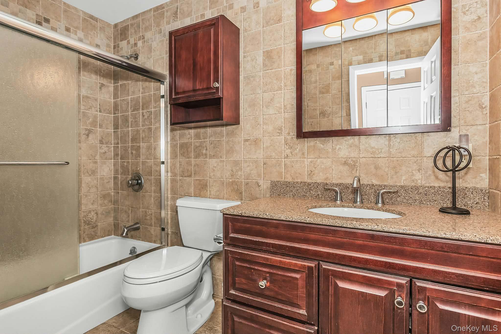 #19 photo, 9 Blanche Street Street, מחוז נסאו Plainview , NY 11803