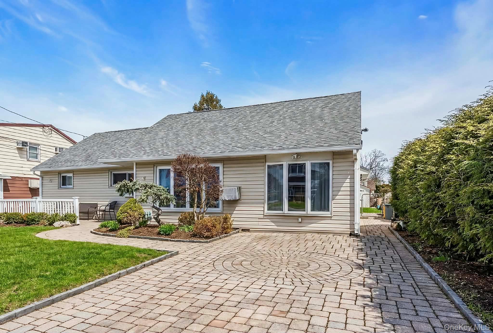 #2 photo, 9 Blanche Street Street, מחוז נסאו Plainview , NY 11803