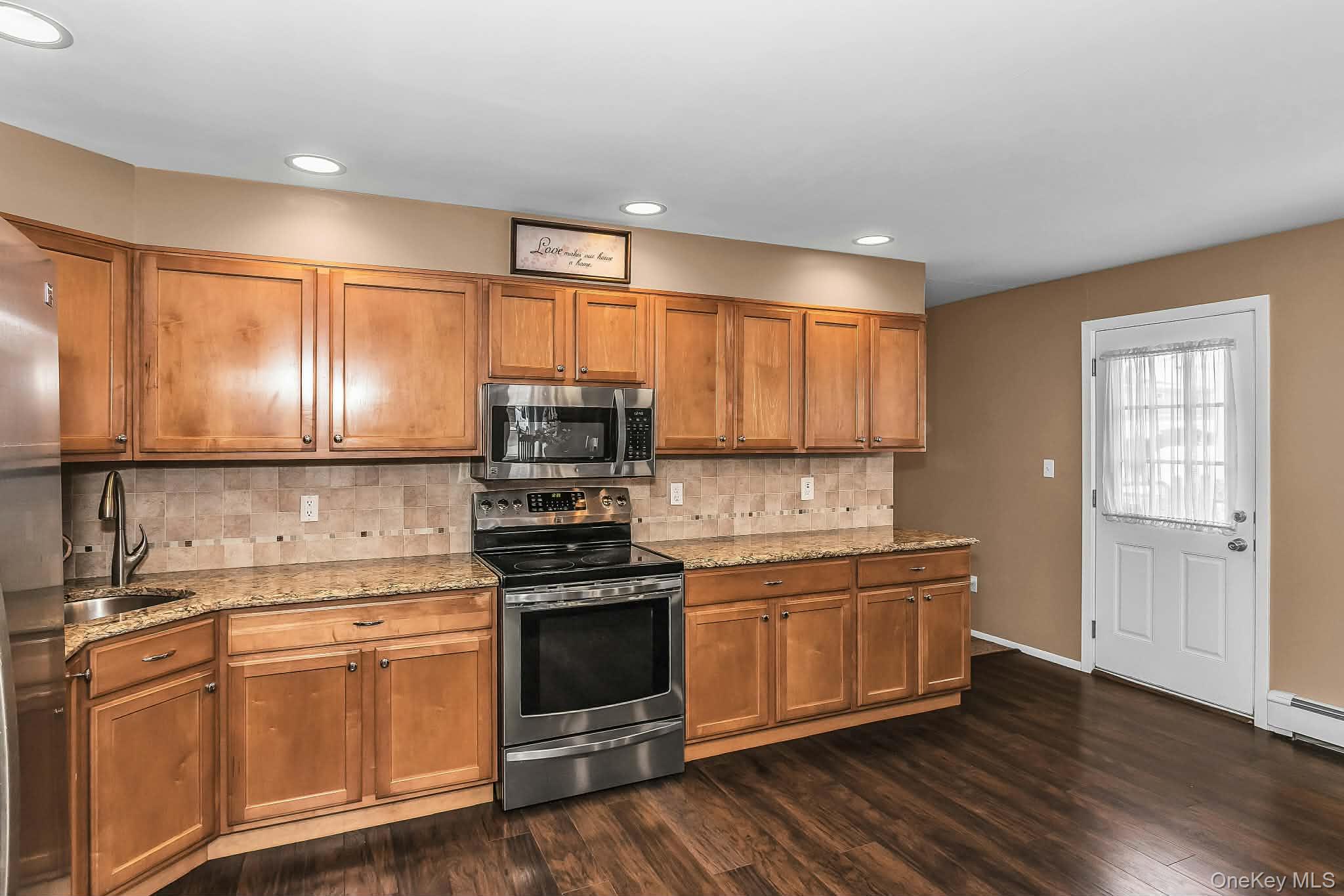 #5 photo, 9 Blanche Street Street, מחוז נסאו Plainview , NY 11803