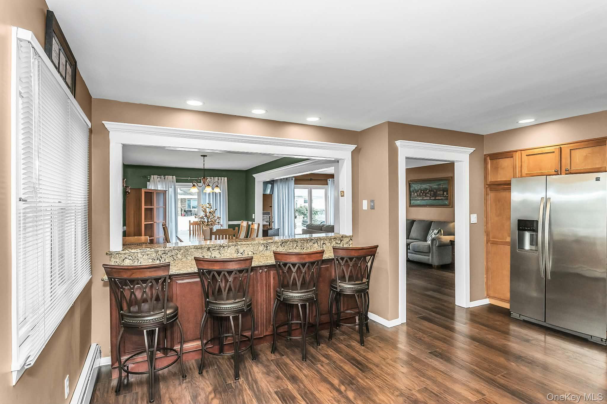 #8 photo, 9 Blanche Street Street, מחוז נסאו Plainview , NY 11803