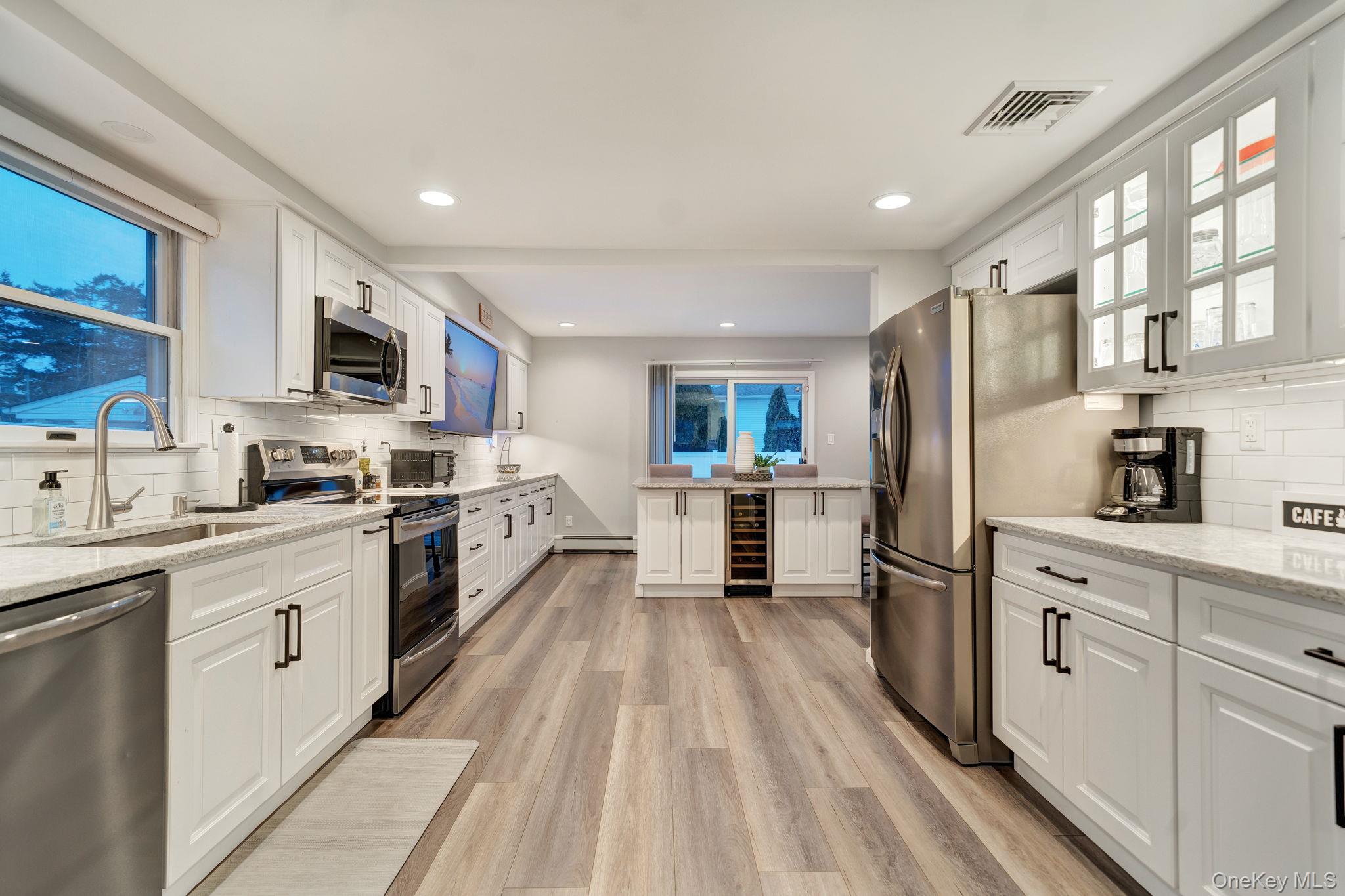 #12 photo, 2550 Natta Boulevard, Нассау ‖ Bellmore , NY 11710