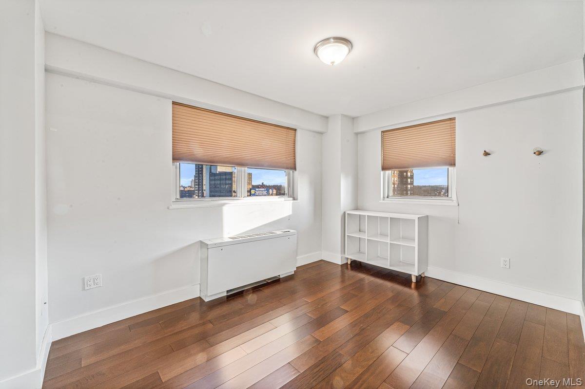 #12 photo, 70-20 108, קווינס Forest Hills , NY 11375