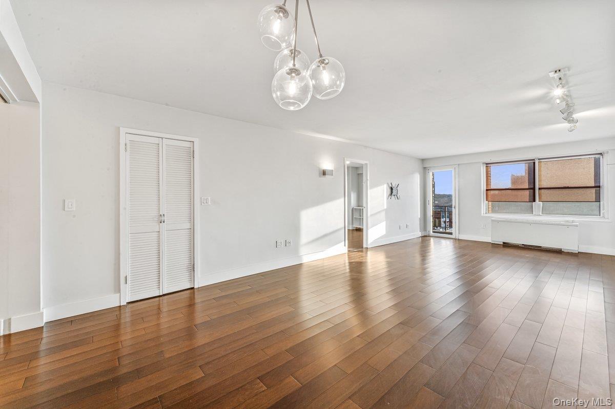 #5 photo, 70-20 108, קווינס Forest Hills , NY 11375