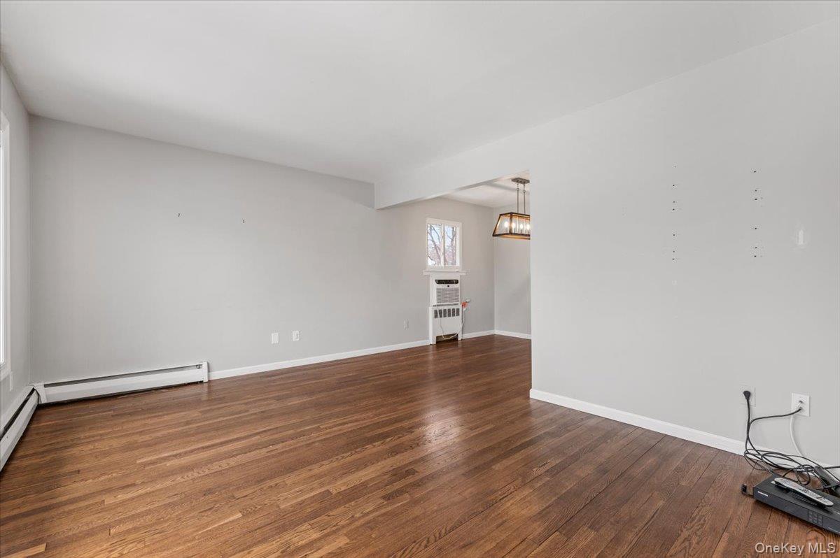 #7 photo, 3620 Tuscala Street, Нассау ‖ Seaford , NY 11783