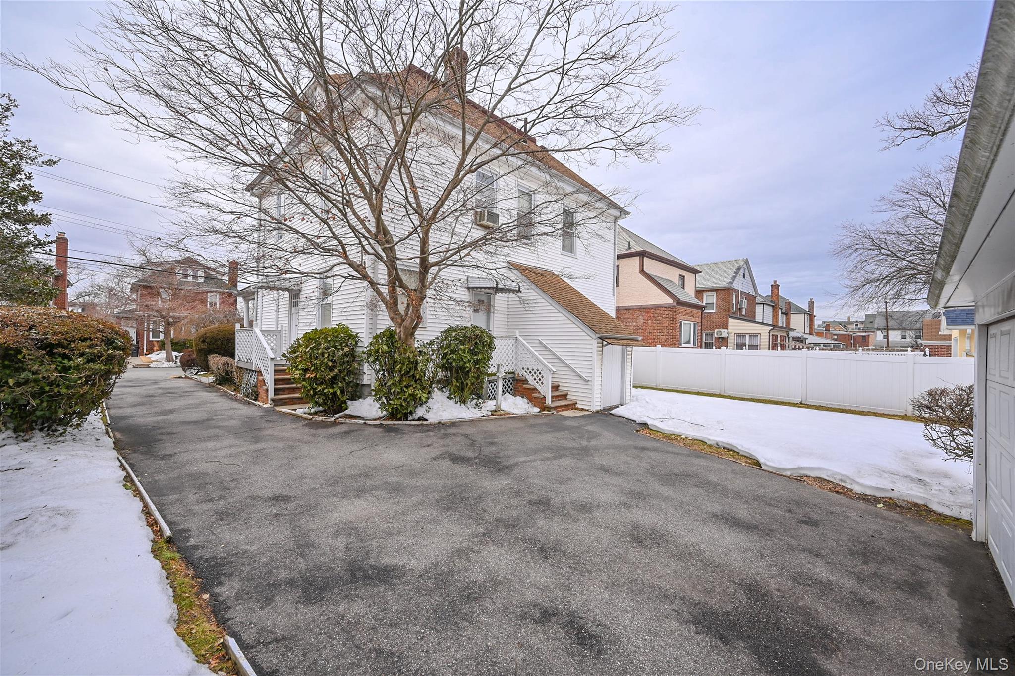 #18 photo, 47-21 162nd Street, Flushing , NY 11358