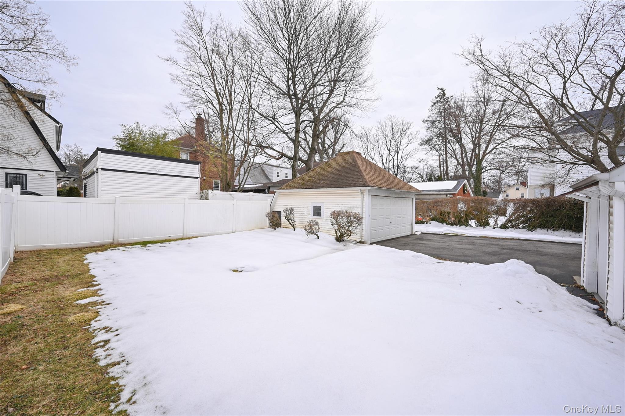 #19 photo, 47-21 162nd Street, Flushing , NY 11358