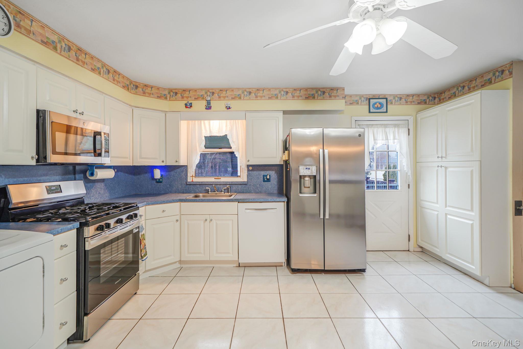 #12 photo, 6 Noahs Path, سوفولك Rocky Point , NY 11778