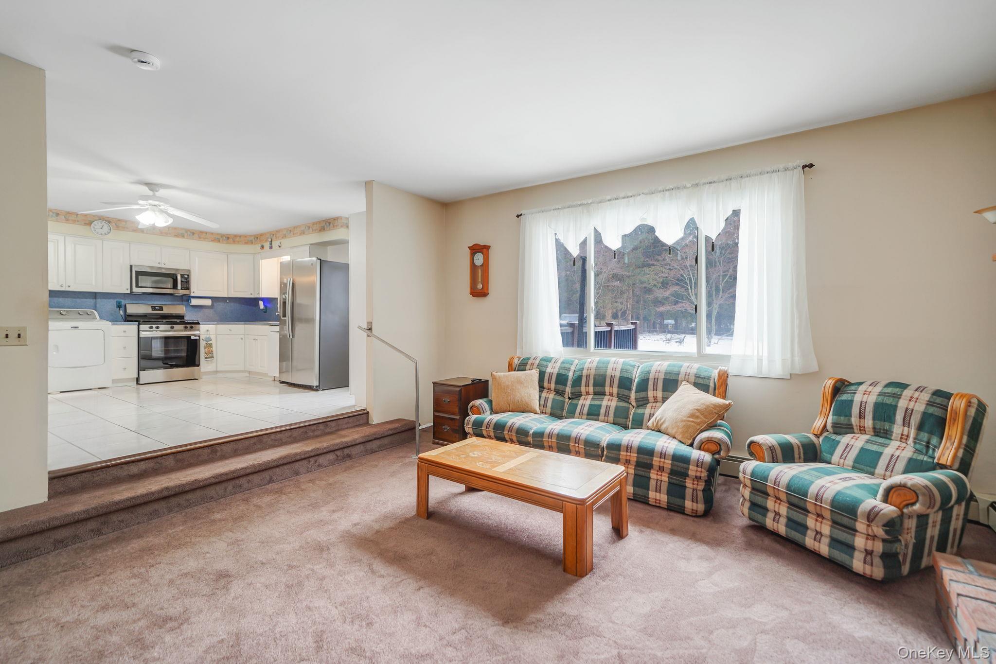 #17 photo, 6 Noahs Path, سوفولك Rocky Point , NY 11778