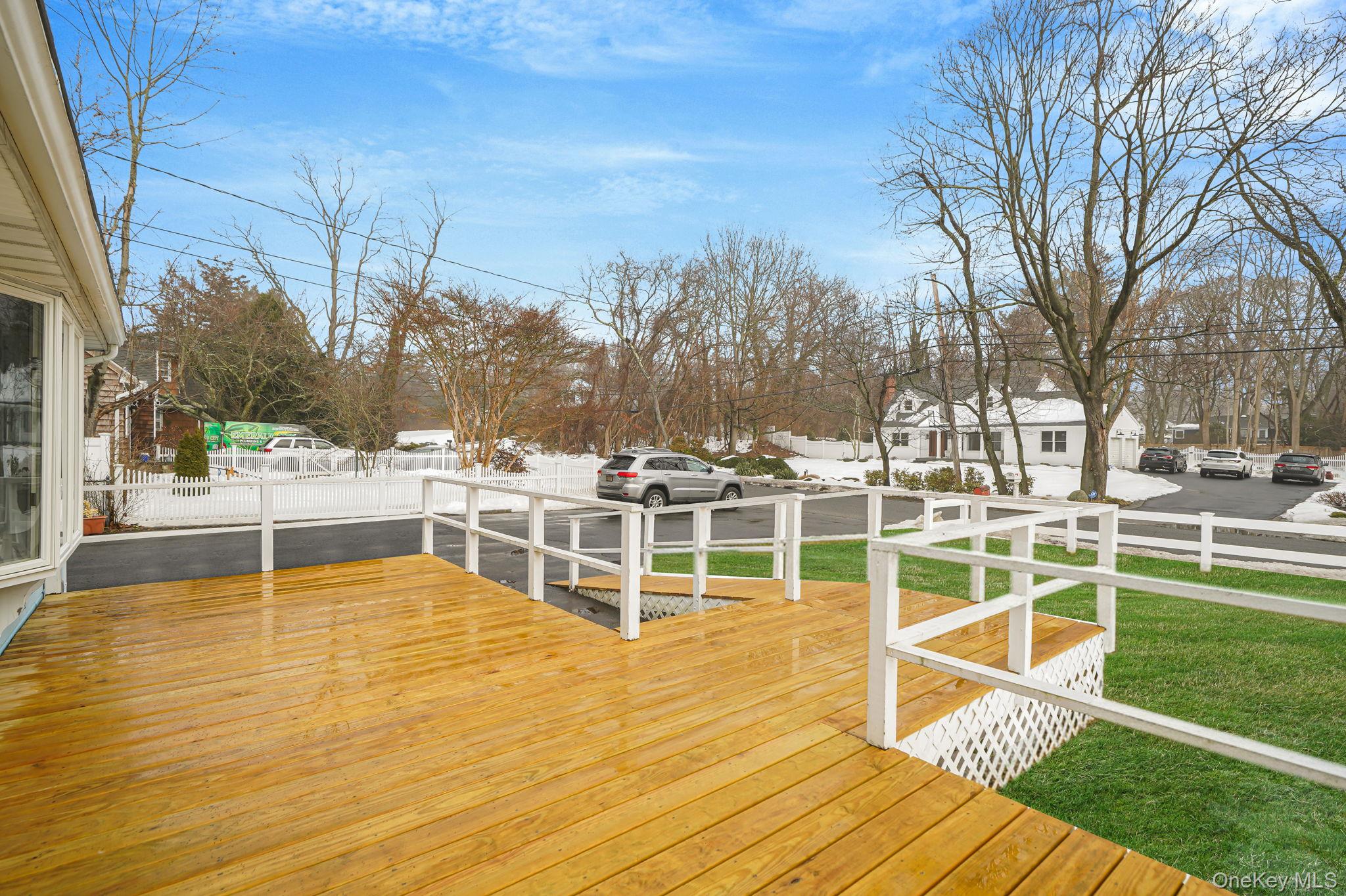 #4 photo, 6 Noahs Path, سوفولك Rocky Point , NY 11778