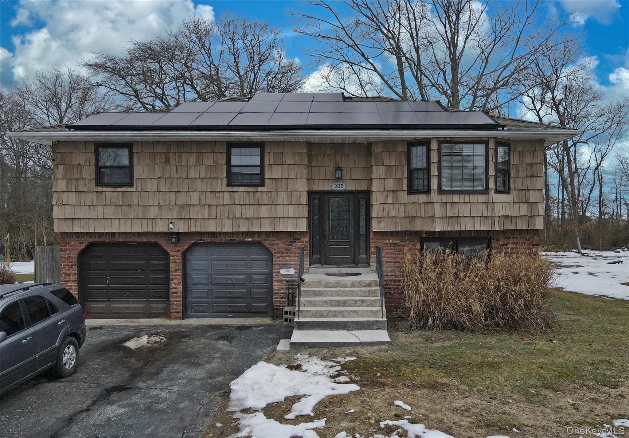 #1 photo, 205 Connetquot Road, سوفولك Oakdale , NY 11769