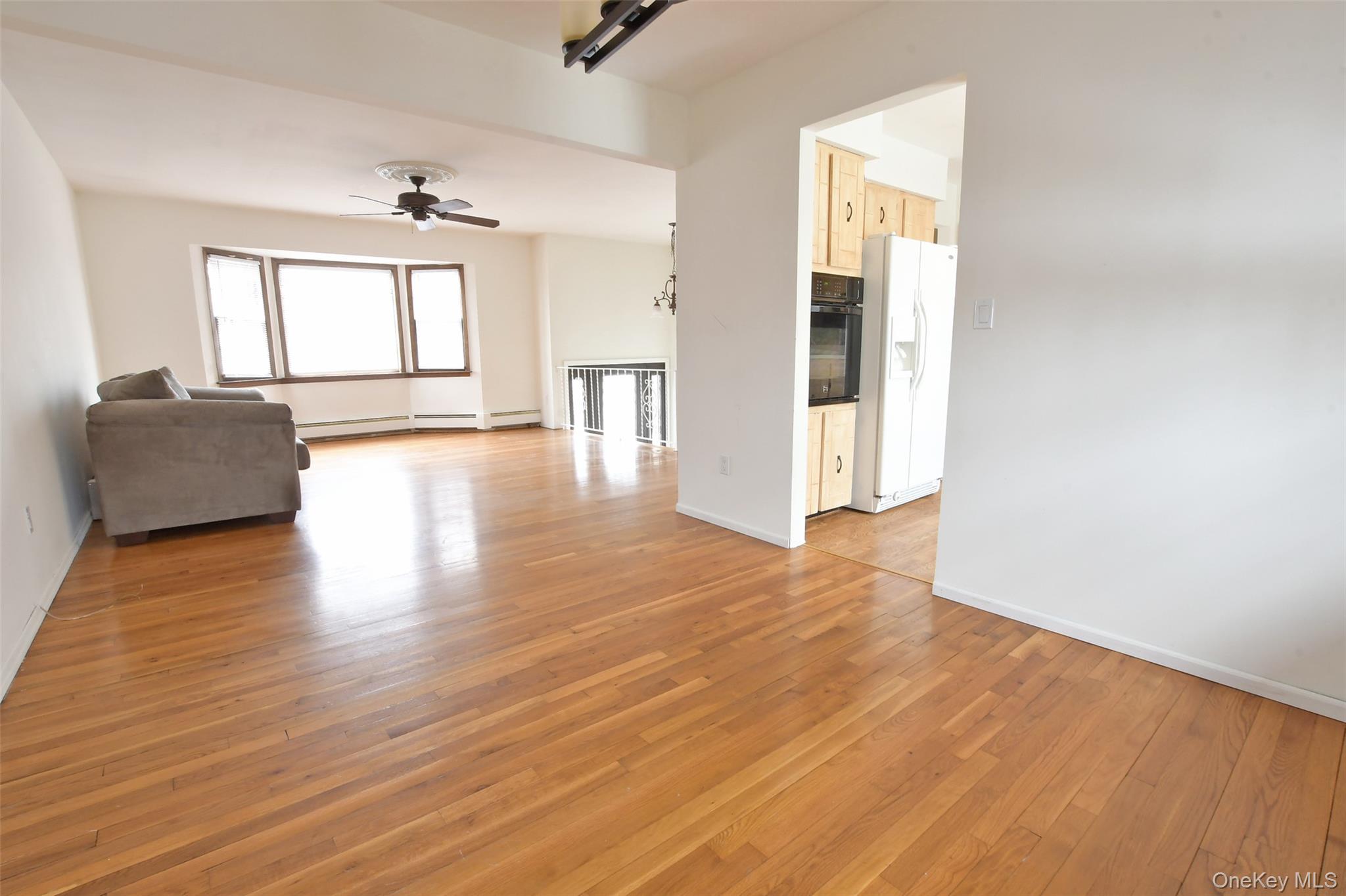 #12 photo, 205 Connetquot Road, سوفولك Oakdale , NY 11769