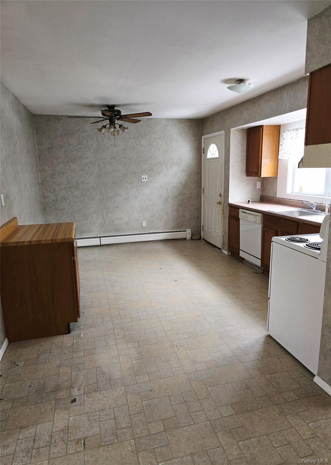 #11 photo, 73-75 Washington Street, East Islip , NY 11730